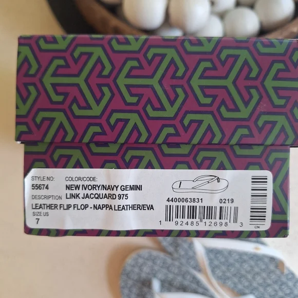 Tory Burch, Leather Flip Flop, Size 7, Ivory. - Picture 3 of 4